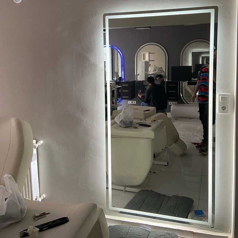 آینه آرایشگاهی مردانه