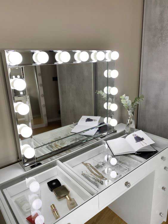 آینه آرایش رومیزی