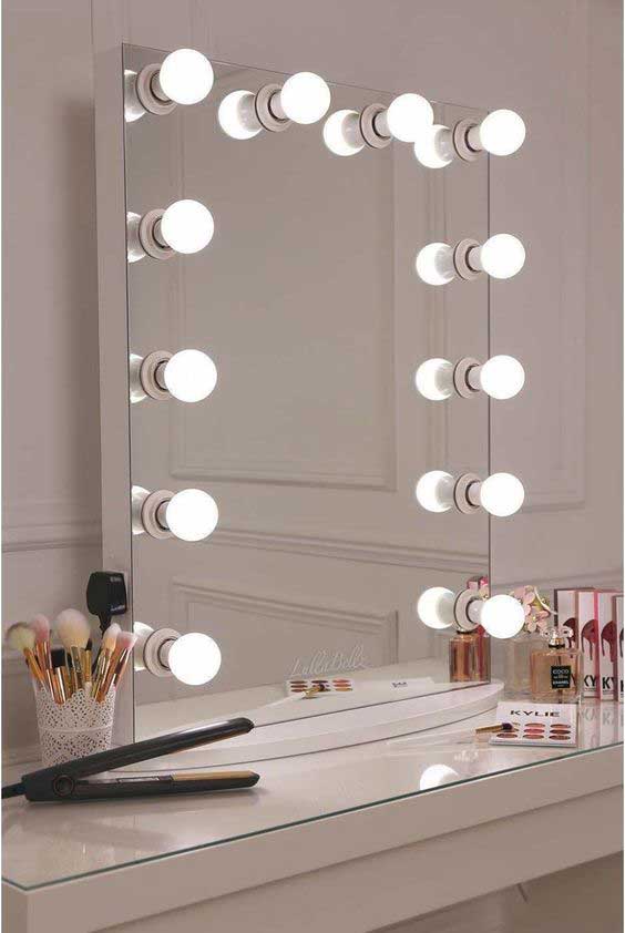 آینه برای آرایش