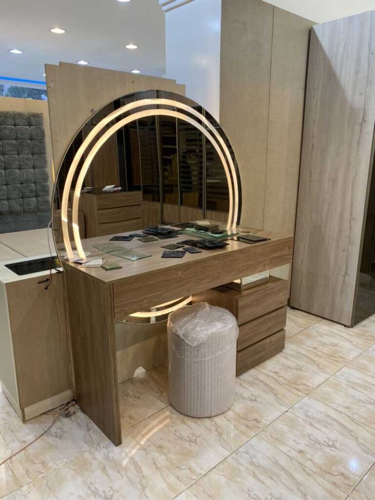 آینه و میز آرایش