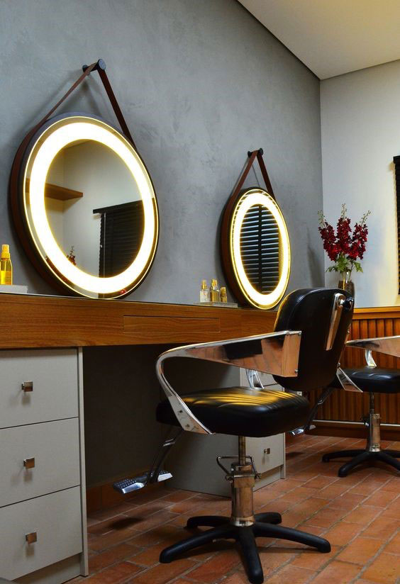 آینه نوری برای آرایشگاه مردانه