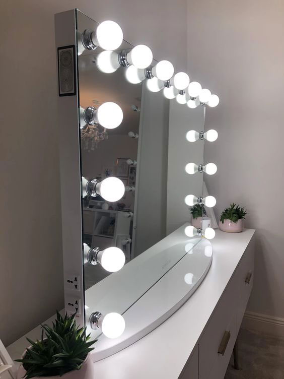 آینه نوری برای آرایشگاه مردانه
