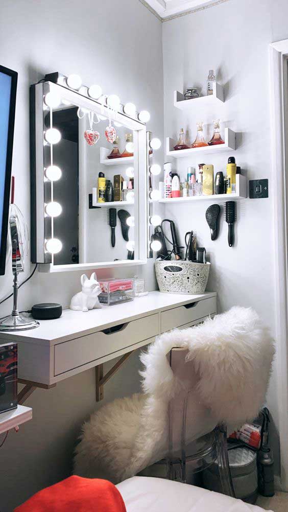 آینه آرایشگاهی مدرن