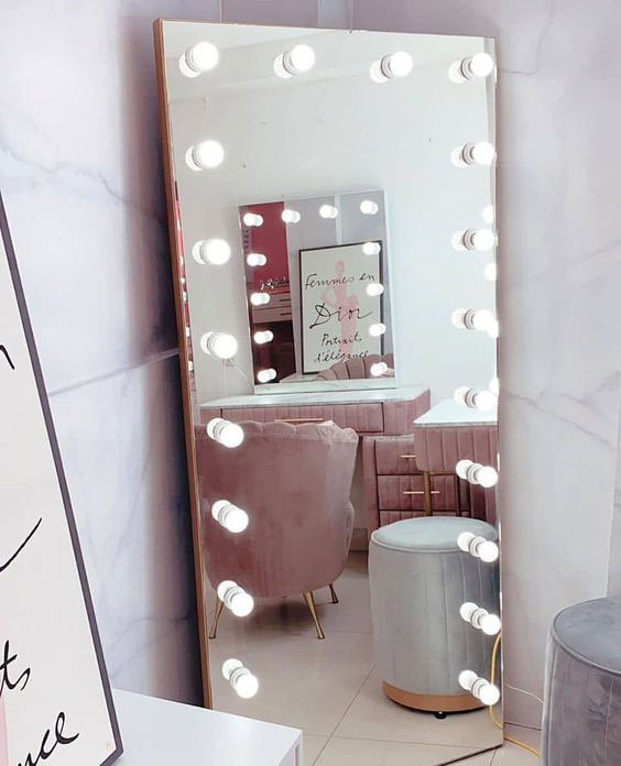 آینه قدی سالن زیبایی
