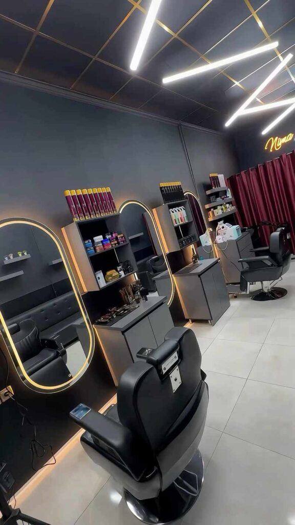 مدل آینه آرایشگاه مردانه