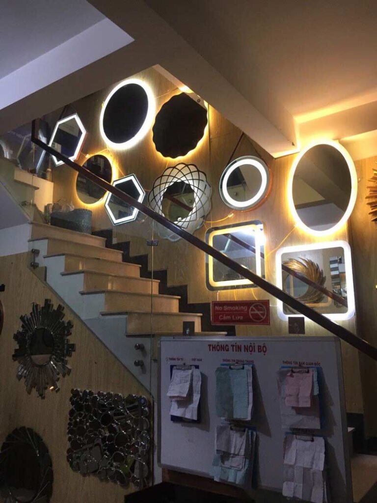 آینه نورپردازی شده