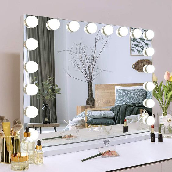 آینه هالیوودی برای آرایش عروس