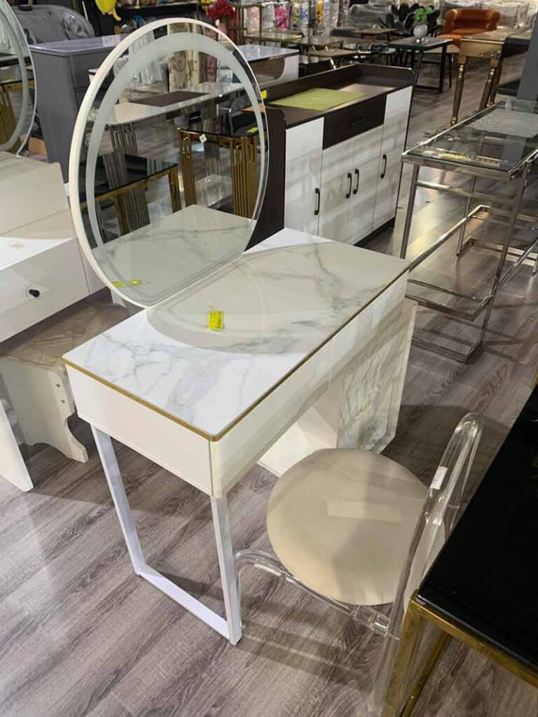 آینه گریم چراغ‌دار