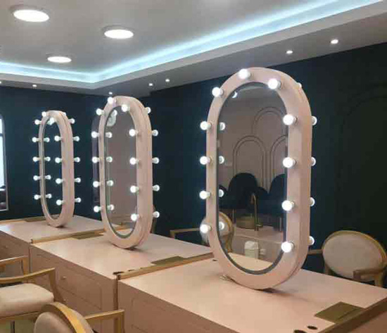 آینه لامپی برای میز آرایش