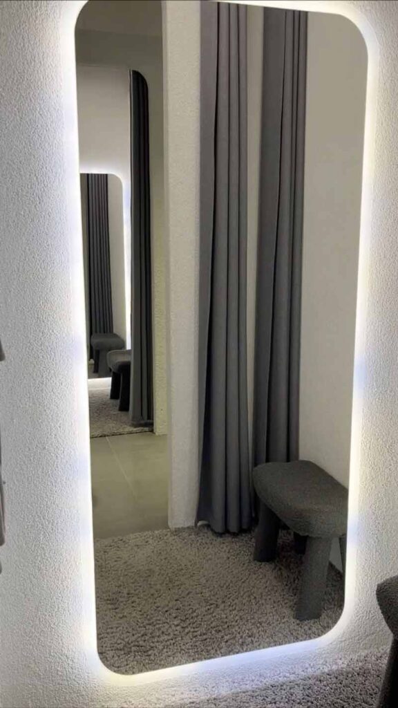 آینه اتاق پرو چراغ دار