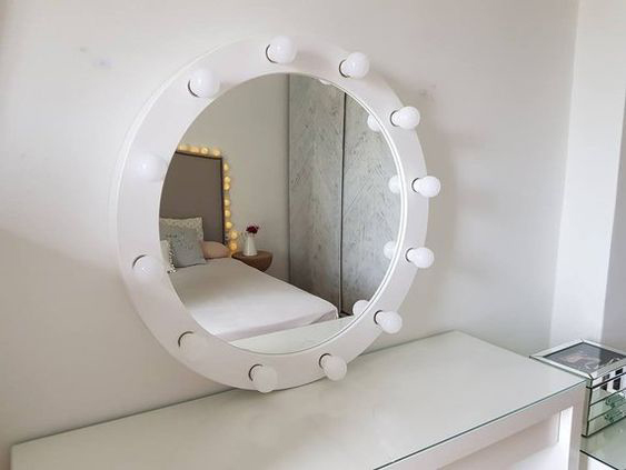 آینه گرد لامپی مدرن
