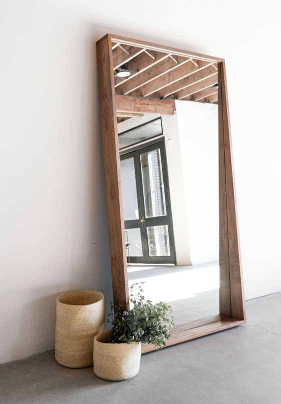 آینه ایستاده چوبی