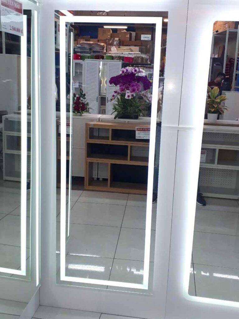 انواع آینه ایستاده نوری