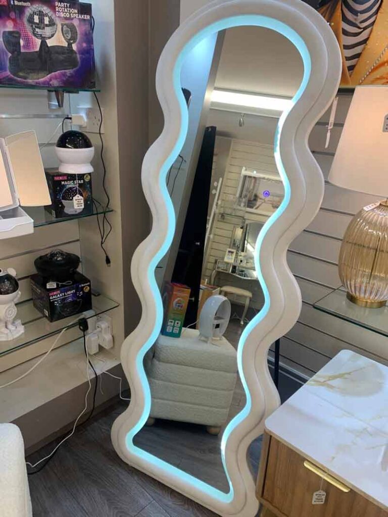 انواع آینه ایستاده نوری