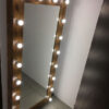 آینه دیواری لامپ‌دار